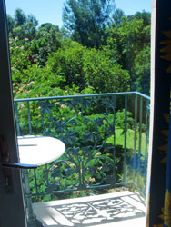 guest, hotes, nimes, Chambre Htel chalet_terrasse_small.jpg
